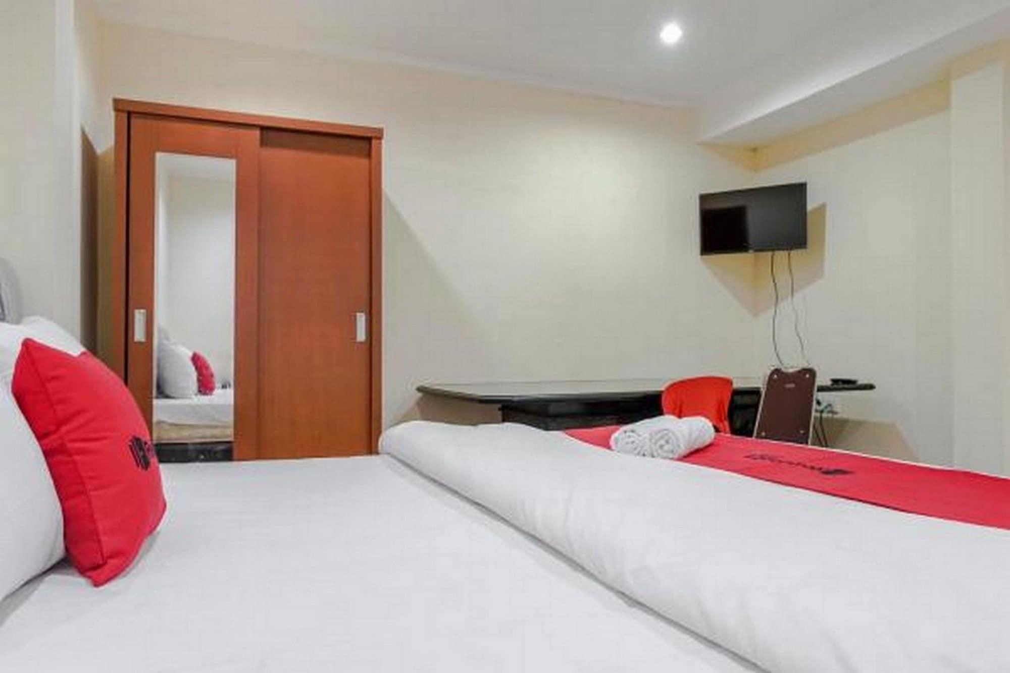 Reddoorz @ Jalan Biak Roxy ג'קרטה מראה חיצוני תמונה