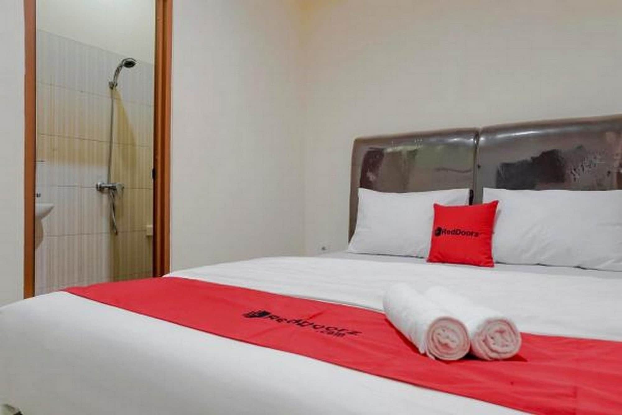 Reddoorz @ Jalan Biak Roxy ג'קרטה מראה חיצוני תמונה